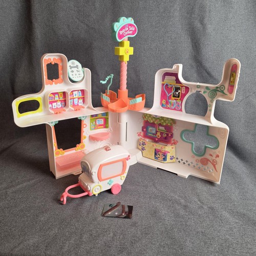 Hasbro Littlest Pet Shop Rescue Tails Center Playset W/ Ambulance Vehicle