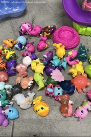 Hatchimals Colleggtibles Hatchery Nursery Playset Figures Approx 69 Pcs