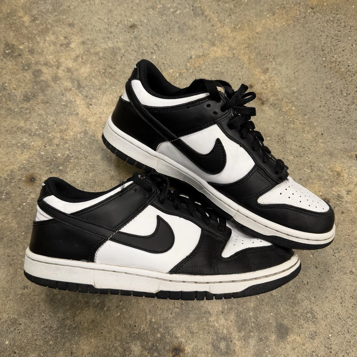 Preços baixos em Nike Dunk Low GS Black/White | eBay