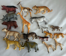 Vintage Lot Of 18 Miniature Safari Jungle animals Plastic 2 sizes