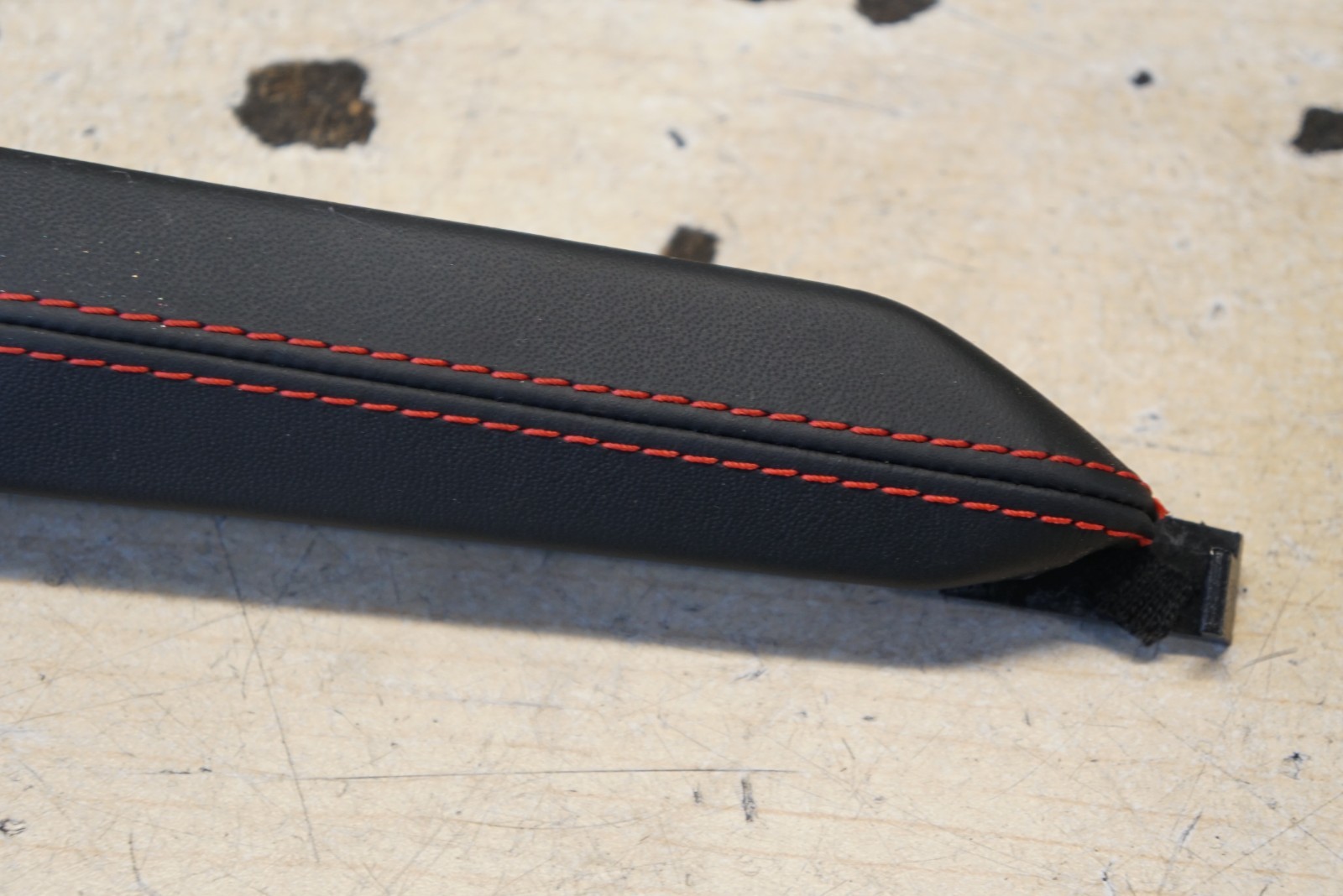 2019 - 2025 LAMBORGHINI URUS FRONT RIGHT DOOR HAND TRIM COVER OEM RED STITCH