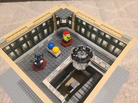 LEGO Creator Expert: Grand Emporium (10211 (Complete w/Manuals and Minifigs)