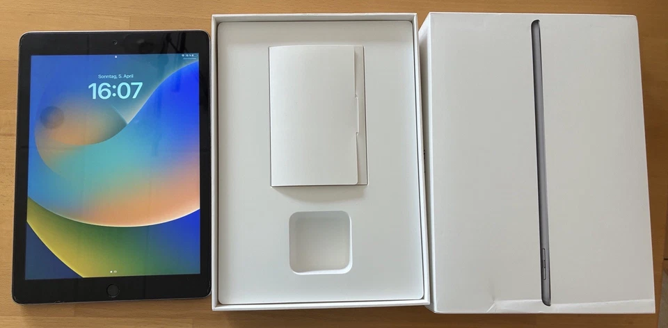 Apple iPad (5th generation) · 128GB · Wi-Fi, Foto 3 von 3