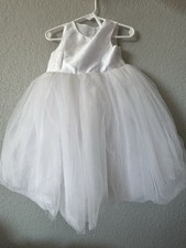 David's Bridal Girls White Flower Girl Formal Dress Size 8 Polyester