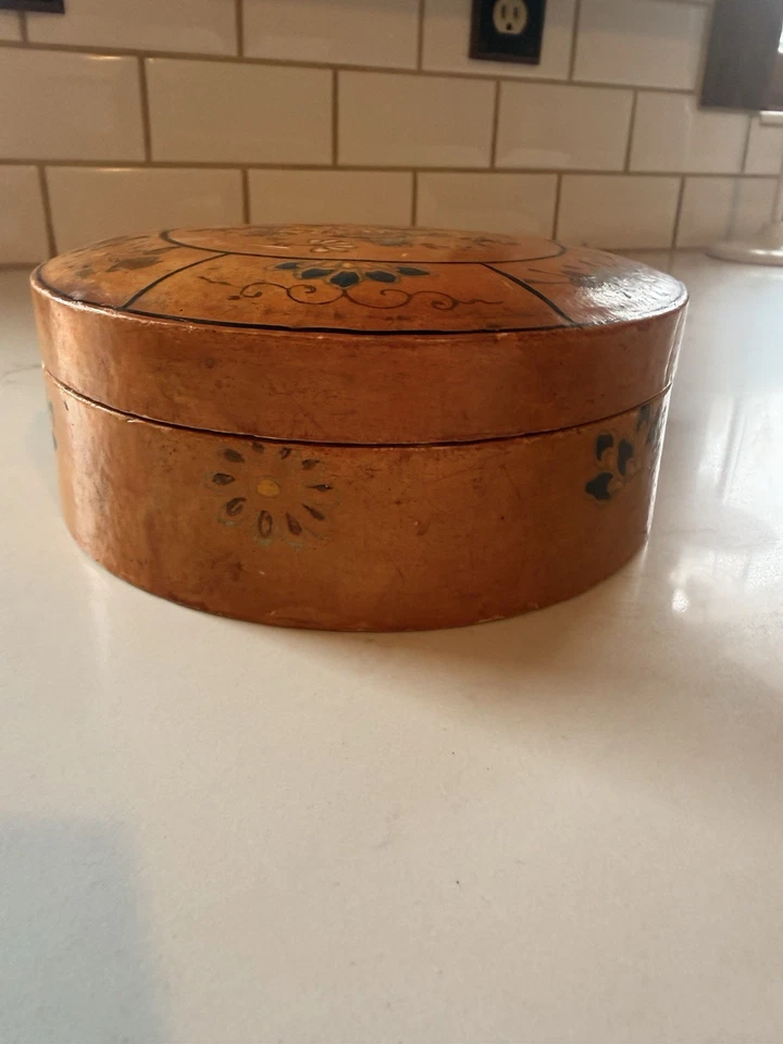 Vintage Japanese Lacquered Wood Trinket Box Hand Painted Floral 7" Round - Image 3 of 4
