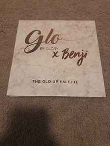 全新glo 由荣耀x Benji 的glo Up 调色板 12 灯罩眼影调色板 Ebay