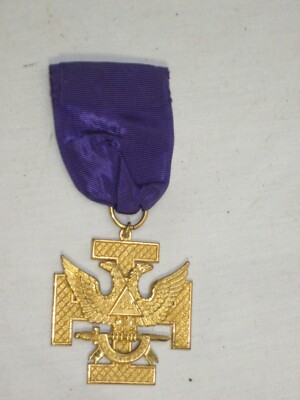 vintage SPES MEA IN DEO EST 32 double eagle Freemason pin w/ purple ribbon