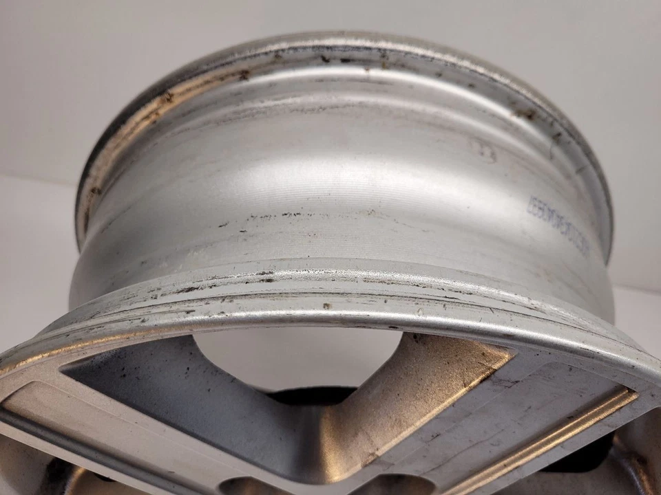 05-07 FORD ESCAPE Aluminum Wheel VIN 1 8th Digit 15x6 1/2 5 Spoke 6L8Z1007EA - Image 4 of 4