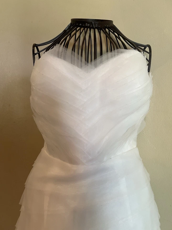 Wedding Gown white size 12 - Image 2 of 4
