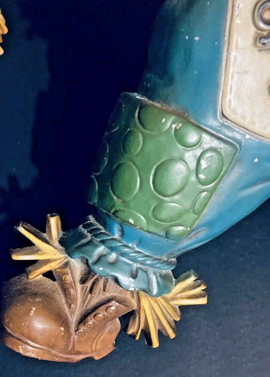 Vintage 1970 Scarecrow Metal Sexton Clock Works Great W/Tied Straw