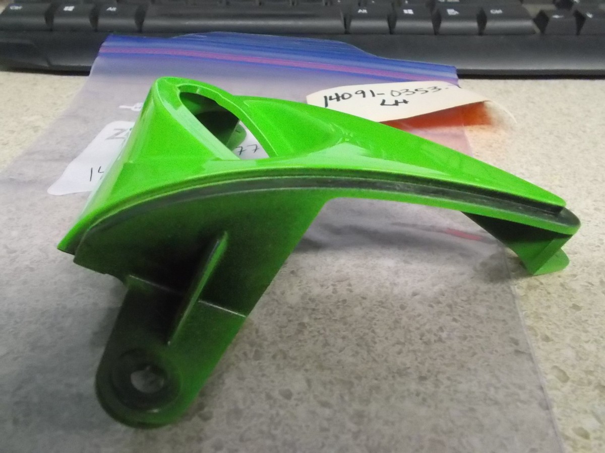 NOS OEM Kawasaki LH Signal Lamp Cover Green 2005-2006 ZX-6R NOS OEM Kawasaki LH Signal Lamp Cover Green 2005-2006 ZX-6R