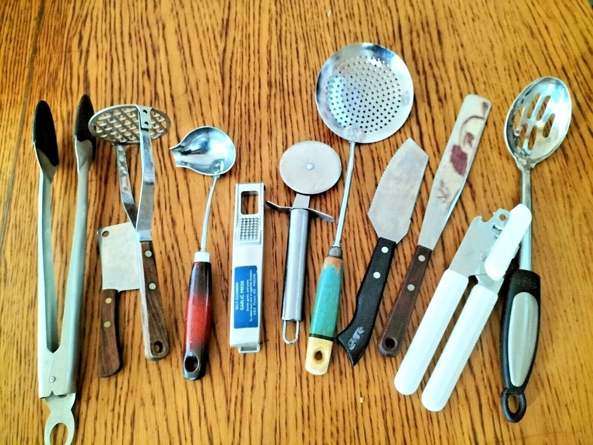 JOB LOT OF RETRO KITCHEN UTENSILS X 11 ITEMS