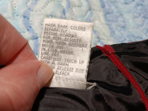 Red Women's Vest Koret Black Embroidered Roses Size 20 Zipper in Back Polyester - Picture 7 of 7