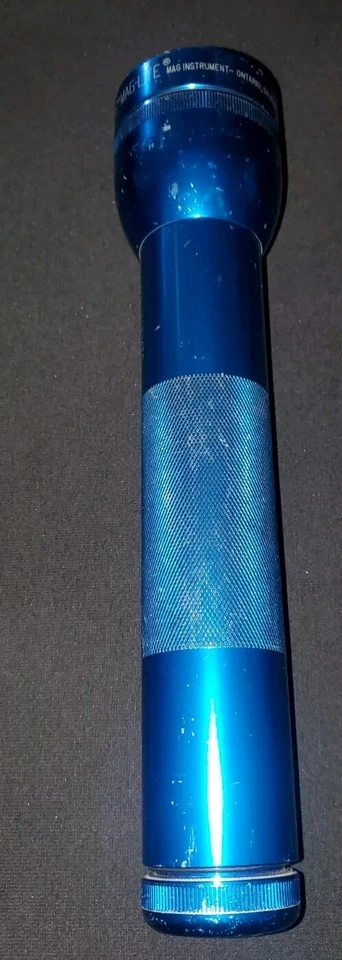 Linterna LED de actualización vintage azul Mag-Lite celda 2D Foto 3 de 4