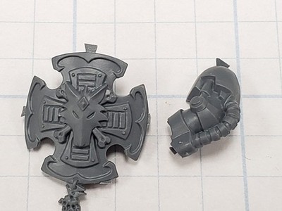 40k Space Wolves Bits OOP Wolf Guard Terminator Storm Shield  - Wolf Head ST01