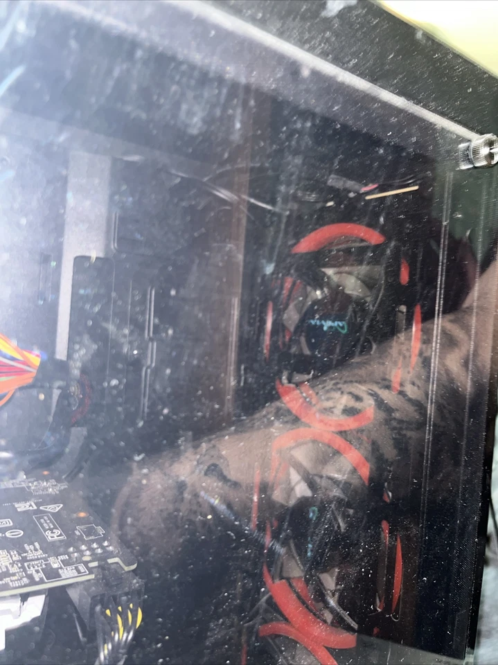 PC de escritorio para juegos CyberPower Gamer Xtreme GXIVR8020A5 Foto 3 de 3