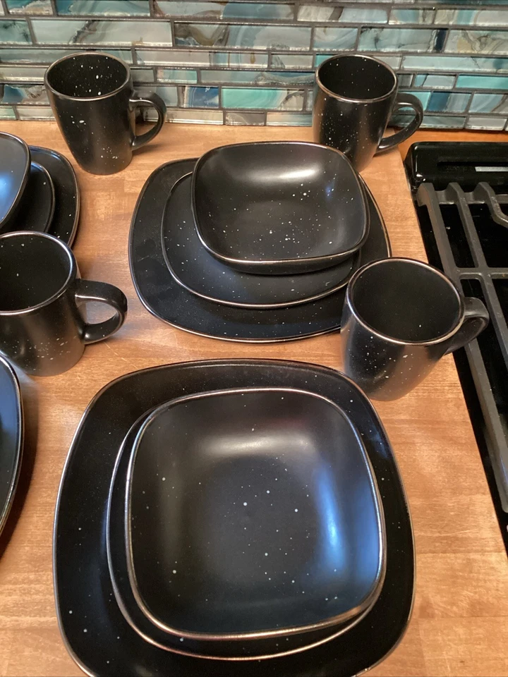 16 Piece - Pfaltzgraff Decker Black Dinnerware Set w/Speckles Metallic Stoneware - Image 3 of 4