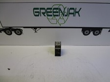 SIEMENS 3TB40 17-0A AUXILIARY CONTACTOR RELAY - USED - FREE SHIPPING