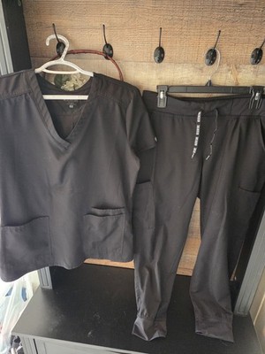 outure V-neck scrub top And Jogger Bottoms