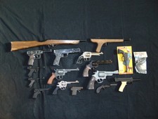 lot 18 carabine pistolet revolver luger cow-boys métal  plastique vintage ancien