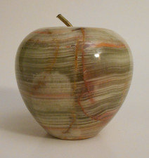 Beautiful Polished Stone Apple w Brass Stem Decor/Gift/Paperweight 3"x3 1/2"