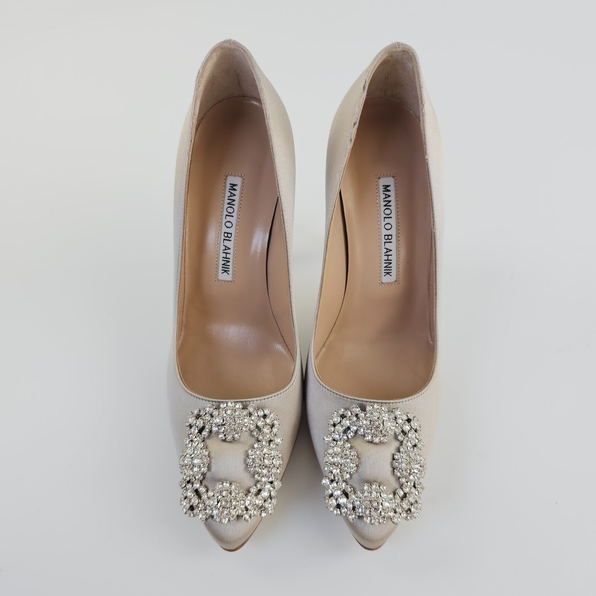 MANOLO BLAHNIK Hangisi Light Gray Satin 105mm Pumps Size MANOLO BLAHNIK Hangisi Light Gray Satin 105mm Pumps Size