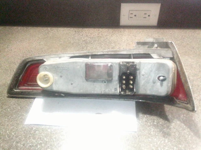 Usado OEM rs#K23300/A4370 Mercedes#1108200766 LH Rr MONTAJE DE LÁMPARA TRASERA W110,190Dc Foto 4 de 4
