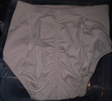NWOT BALI MODERATE TUMMY CONTROL PANEL BEIGE BRIEF PANTY SIZE 40 L