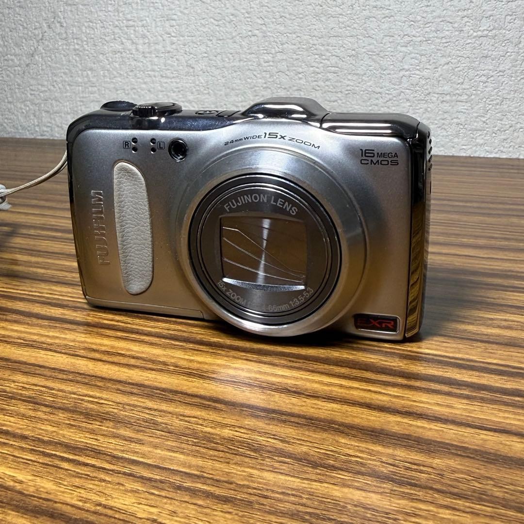 FUJIFILM FinePix F550EXR Champagne Gold 16MP Compact Digital