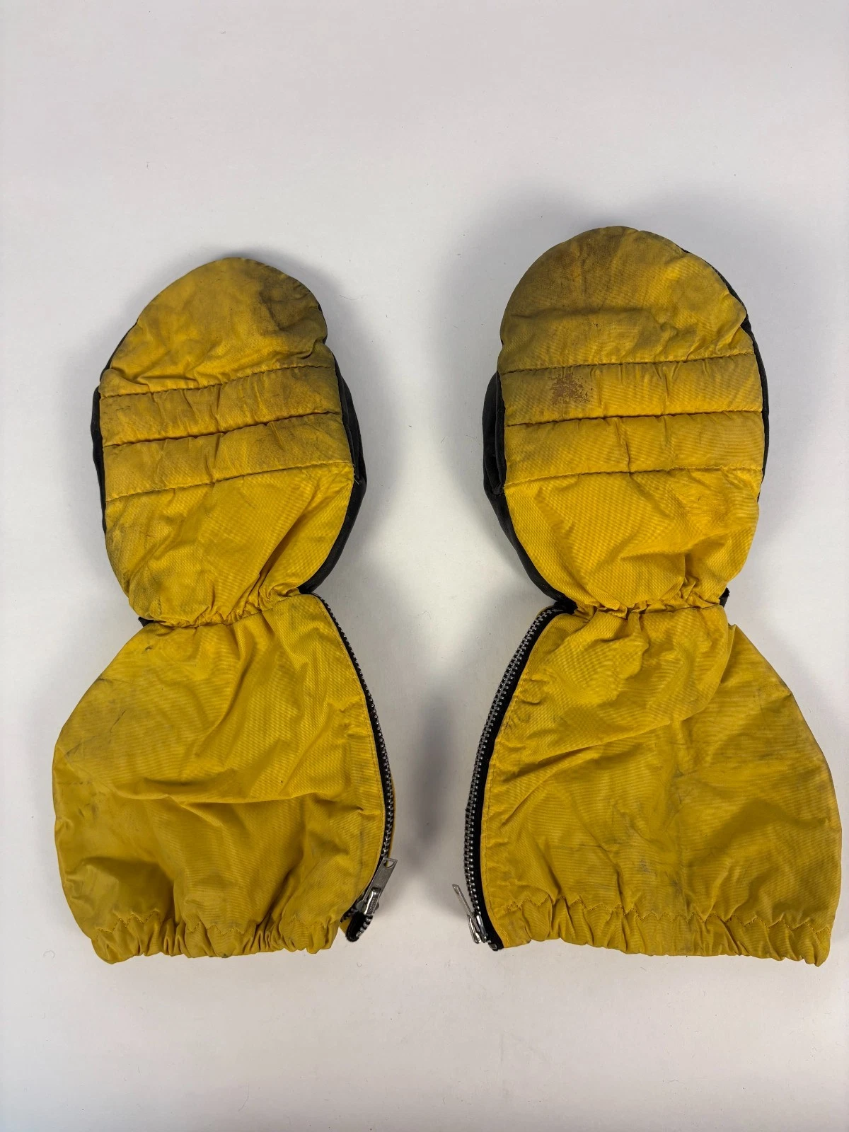 Vintage Wells Lamont SNOW MARK Men’s EX-S Yellow Ski Mittens Gloves Zip Open SCO