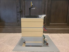 LEGO Creator Expert: Grand Emporium (10211 (Complete w/Manuals and Minifigs)