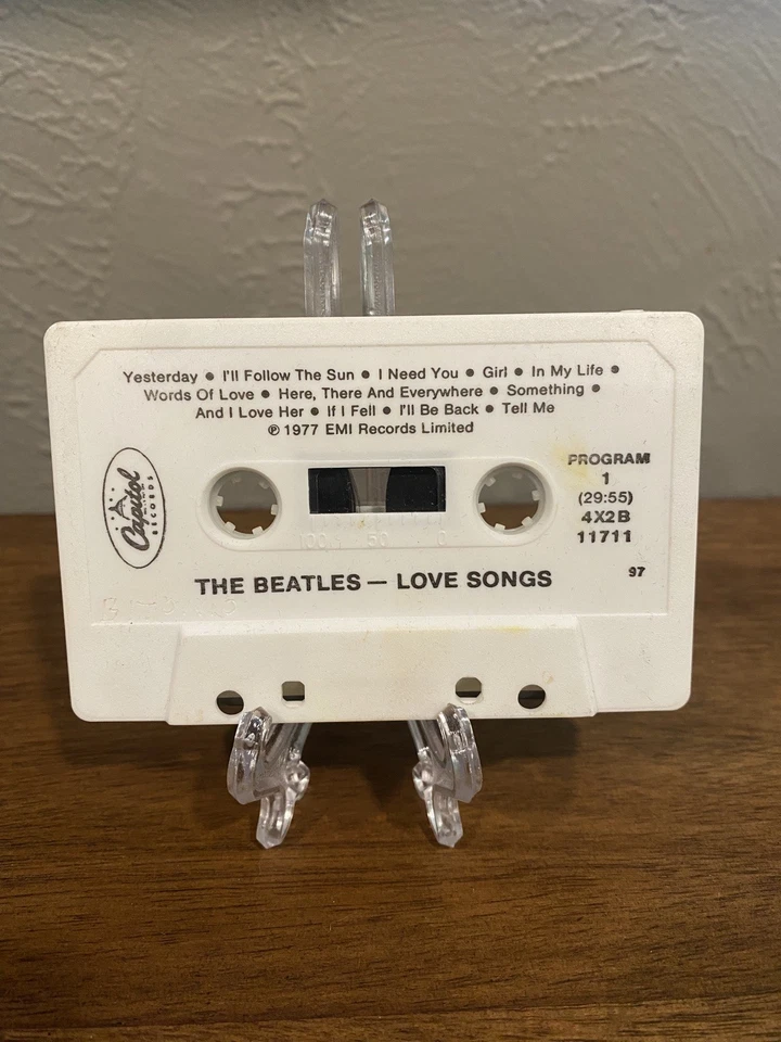 The Beatles Love Songs Cassette Tape 4X2B-11711 Capitol Records Foto 3 de 3