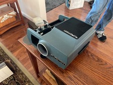 Vintage Slide Projector with carousels , EXCELLENT CONDITION rarely used