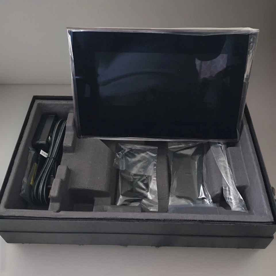 Sony S-Frame DPF-X1000 10.2" Digital Photo Frame Brand New Open Box MSRP $499.99 - Image 3 of 4