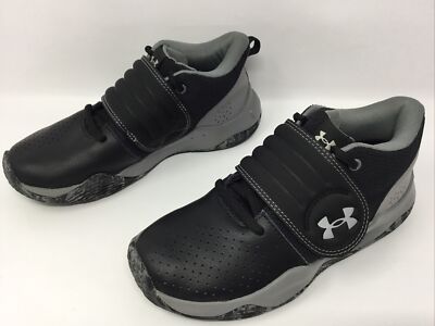 I am selling a pair of underarmor basketball shoes Here main image 4