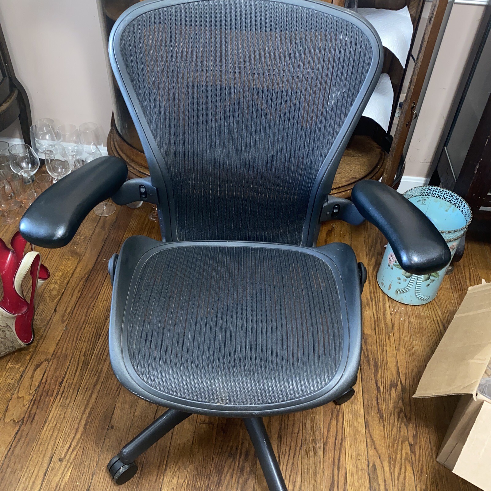 Herman Miller Aeron Office Chair Black Size B (Fully Loaded Version