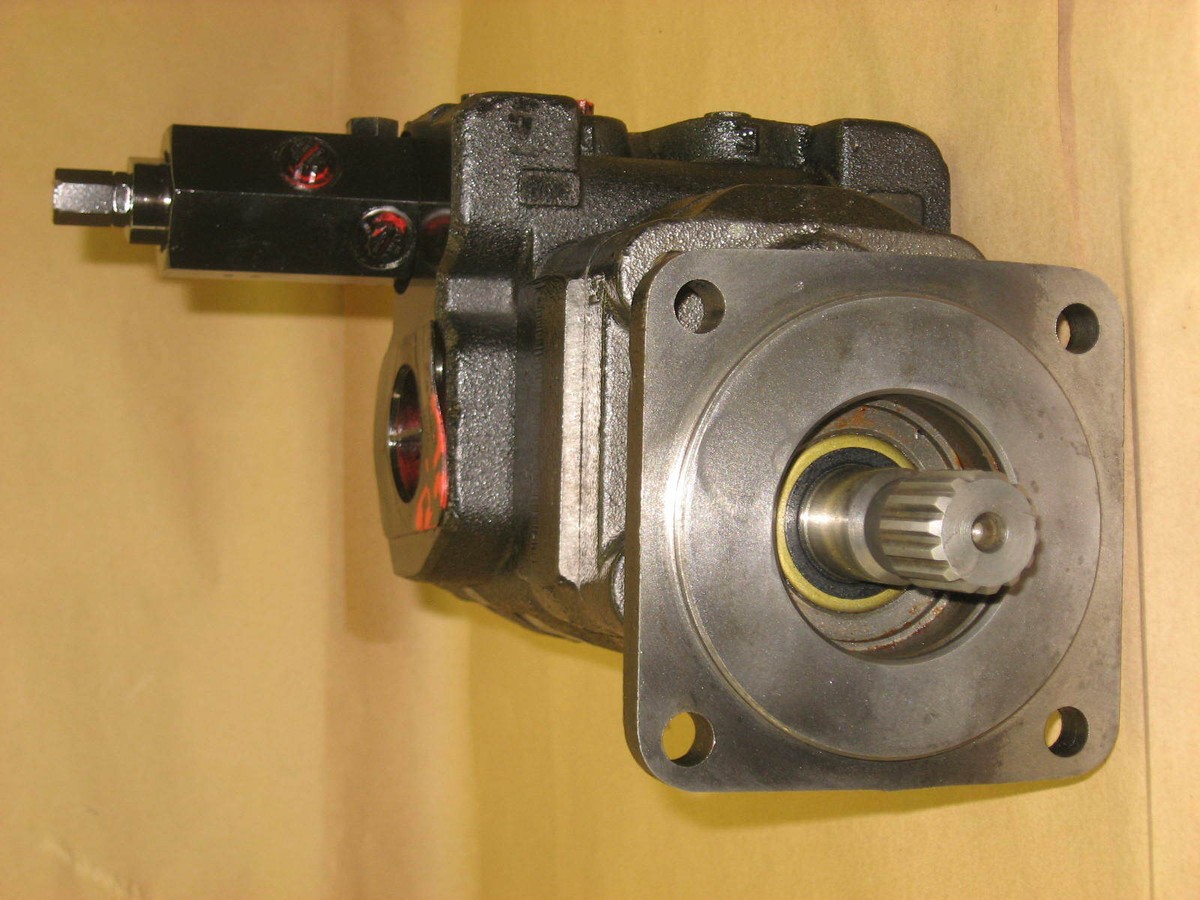 Ladik S-332 トリガーシーケンサー（20HP） DSC_0618_S-332bu.jpg