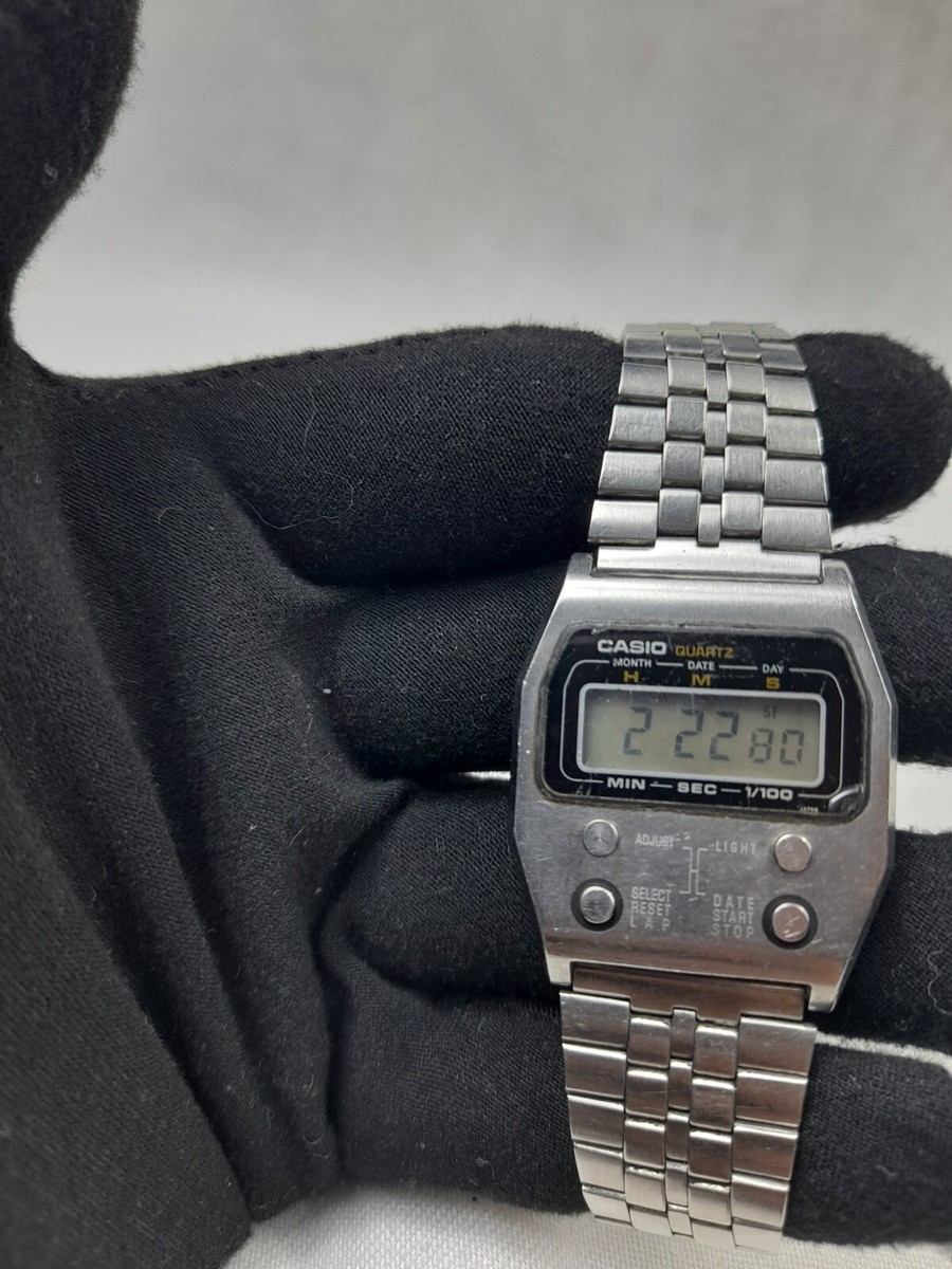 Vintage 1980s Casio 52QS-14 LCD Digital Stainless Steel Bracelet