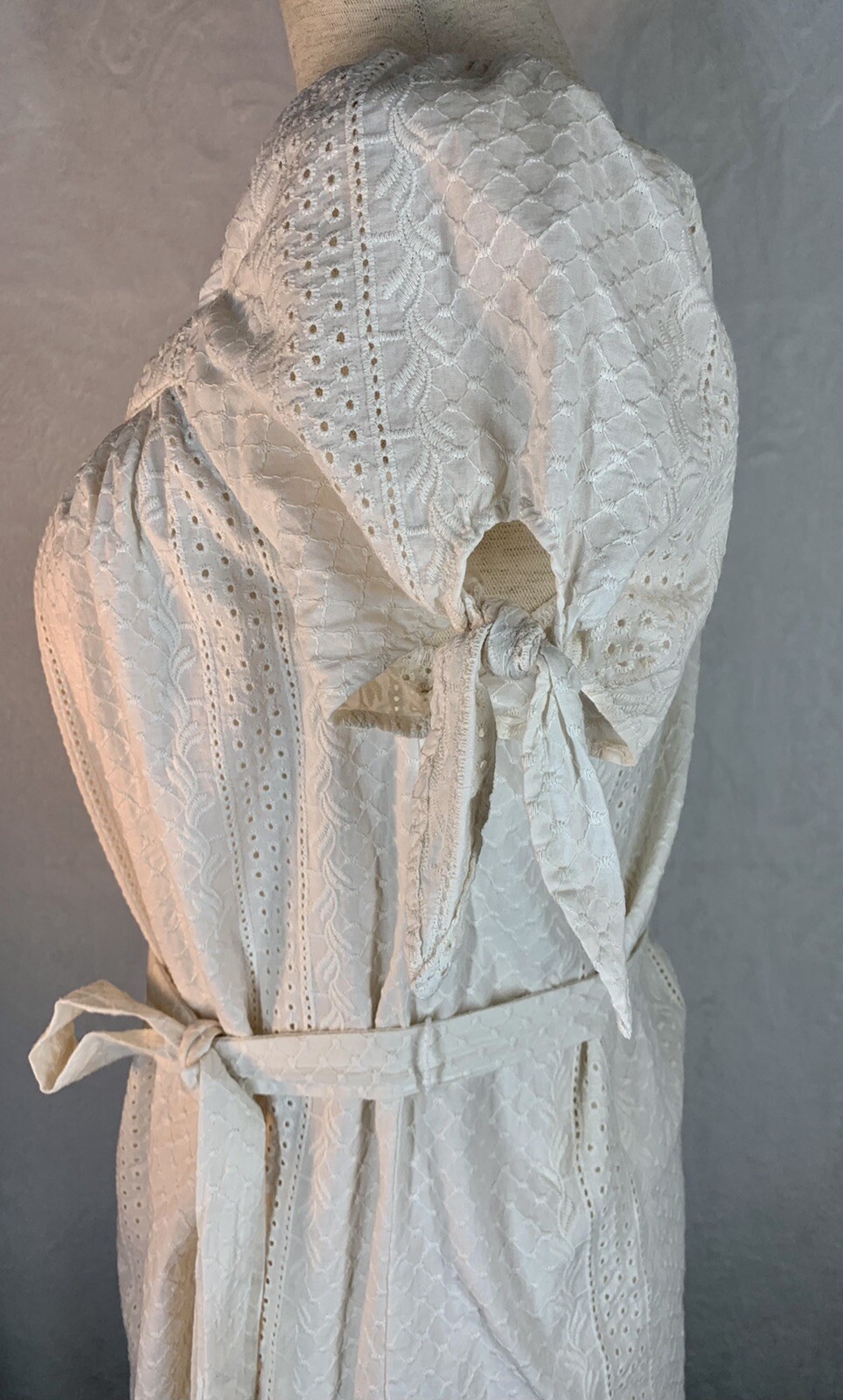 Universal Thread Size XS White Capped Sleeve Eyel… - image 4