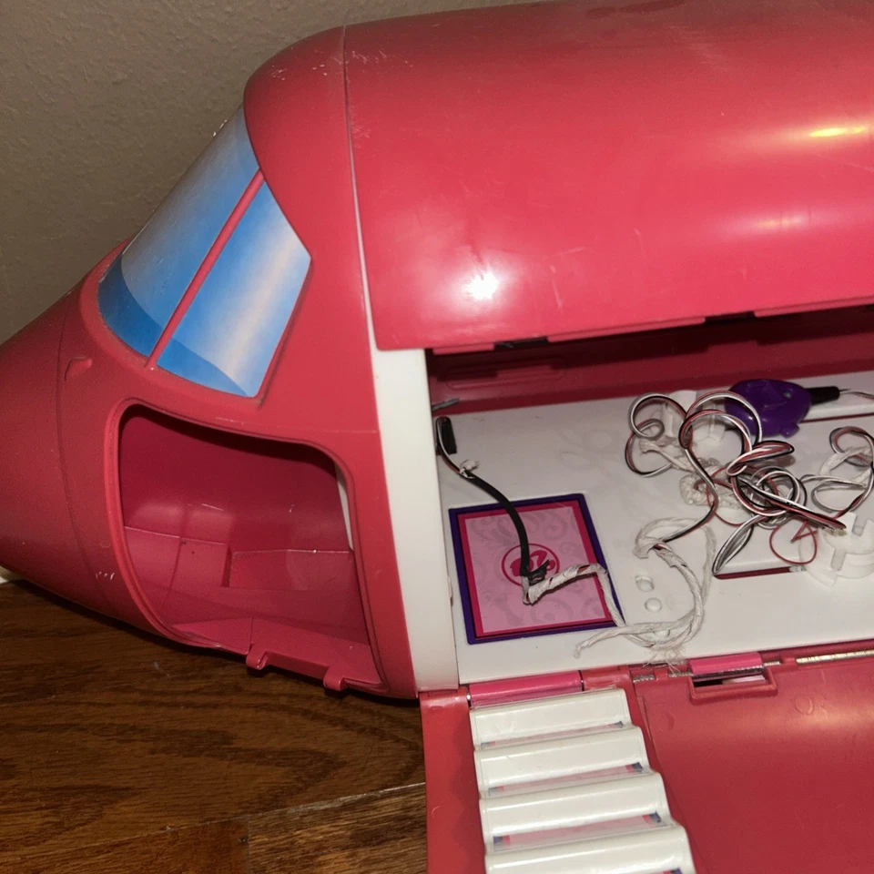 Кукла Barbie гламурный розовый самолет для отпуска 2009 SOUND WORKS недостающие детали - Изображение 4 из 4