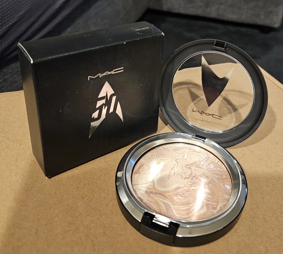 MAC Trip The Light Fantastic Powder LUNA LUSTER Star Trek Collection 0.22 Oz - Image 2 of 4