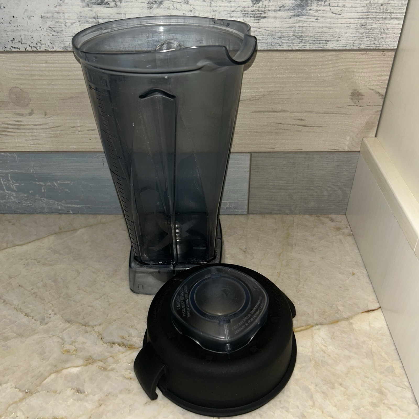 GENUINE Vitamin 48 OZ PITCHER CONTAINER ASY172 C W/LID & TAMPER
