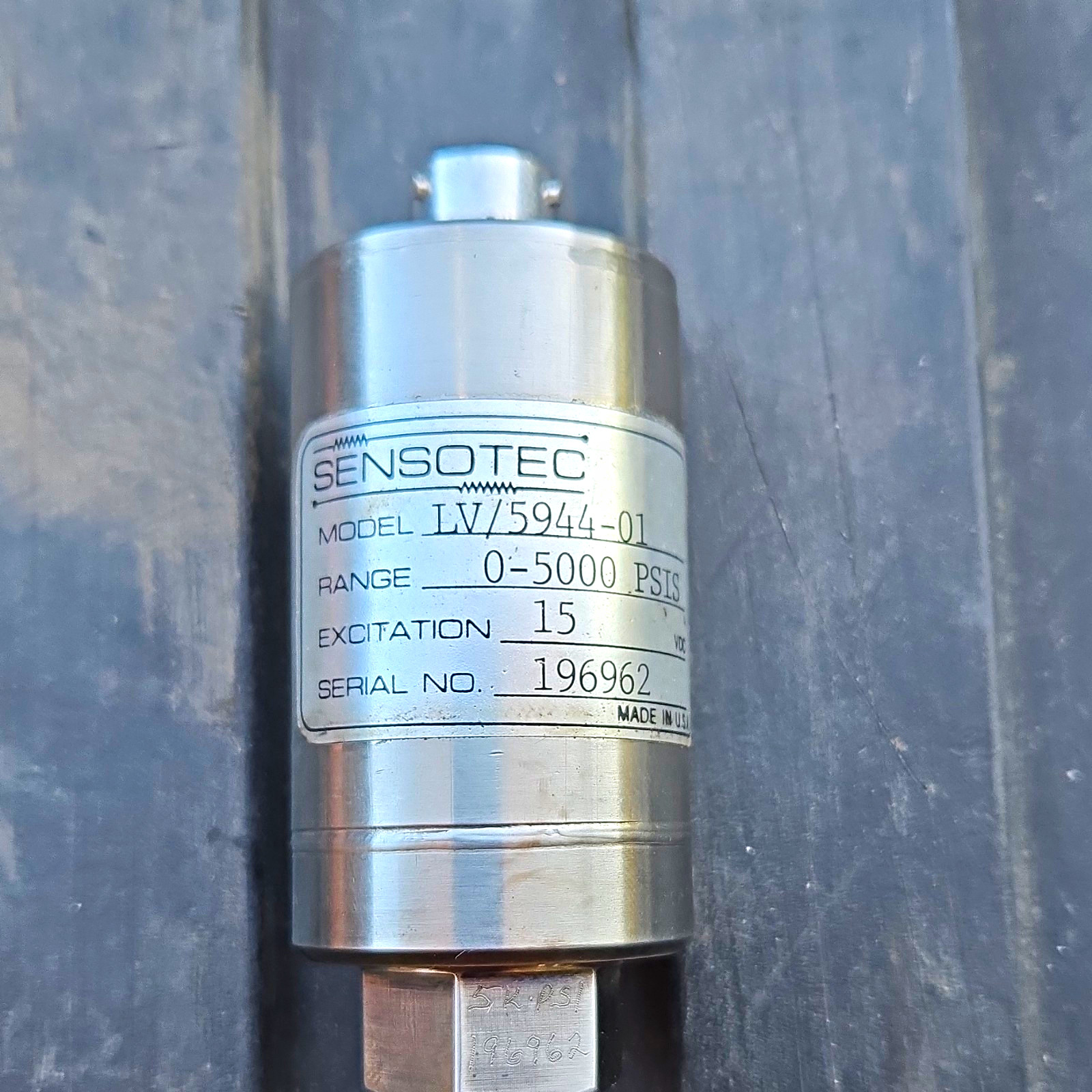 Sensotec LV/5944-01 Sealed Gauge Pressure Sensor 0-5000 PSI 15V Analog