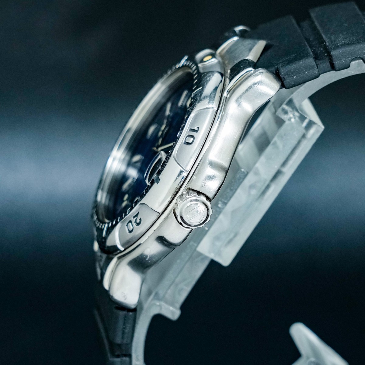 TAG HEUER 6000 Professional WH1115-K1 Blue Dial 39mm Date Quartz