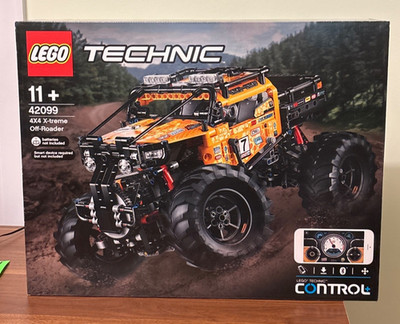 New In Box LEGO Technic 4x4 X-treme Off Roader 42099