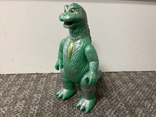 MEDICOM ENTERTAINMENT EARTH EXCLUSIVE GODZILLA VINYL WARS 1964 SOFUBI VINYL B