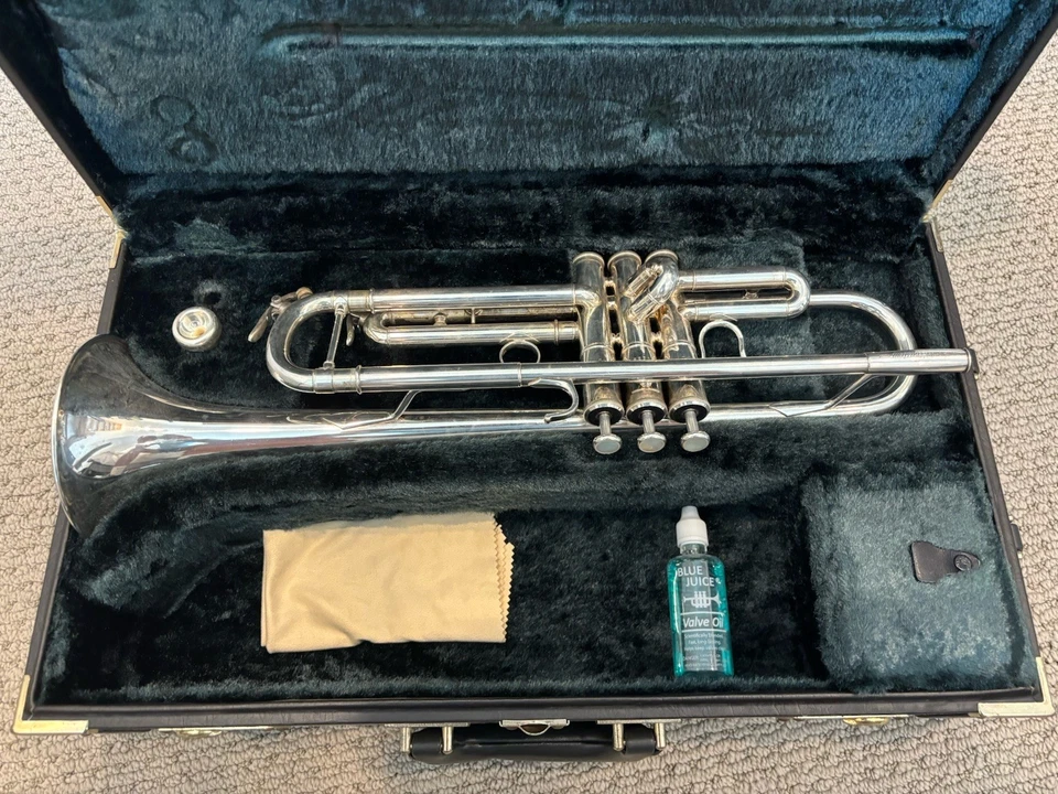 雅马哈定制 Xeno 小号 (YTR-8335s) 带原装盒、吹嘴等 — 第 2/4 张图片