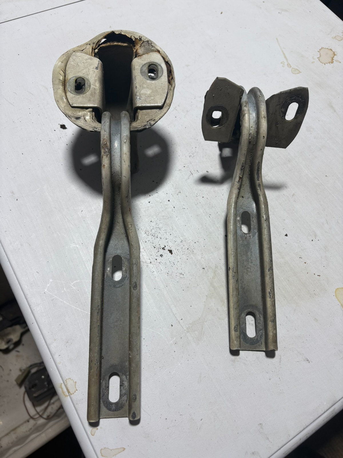 Ford GT 1979-1993 Engine lid hinges Set