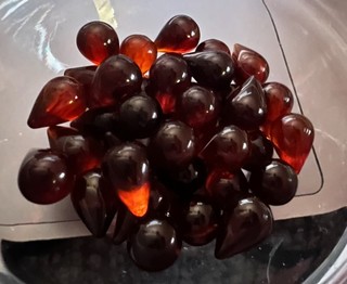 37 Bakelite 14mm x 8.75mm Semi Transluscent HoneybAmber Swirled Teardrops