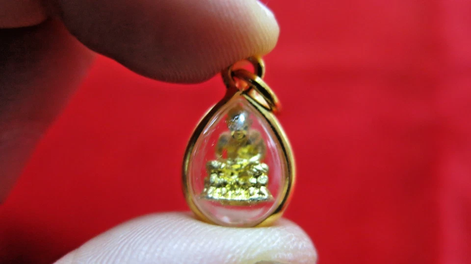 非常小 LP Thuad 泰国佛护身符吊坠 Wat Chang Hai 18k 金微米盒 — 第 2/4 张图片